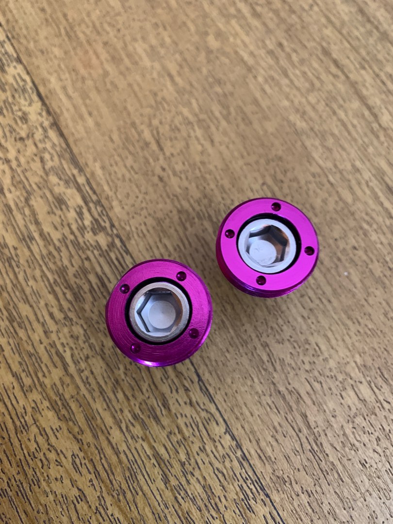 Ken bike crank dust caps, Olah Raga, Sepeda di Carousell