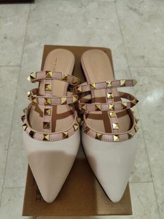 (Category: ) located in . Submitted by berrybella_closet (Listing ID 1188066091, Image 1). Description: .