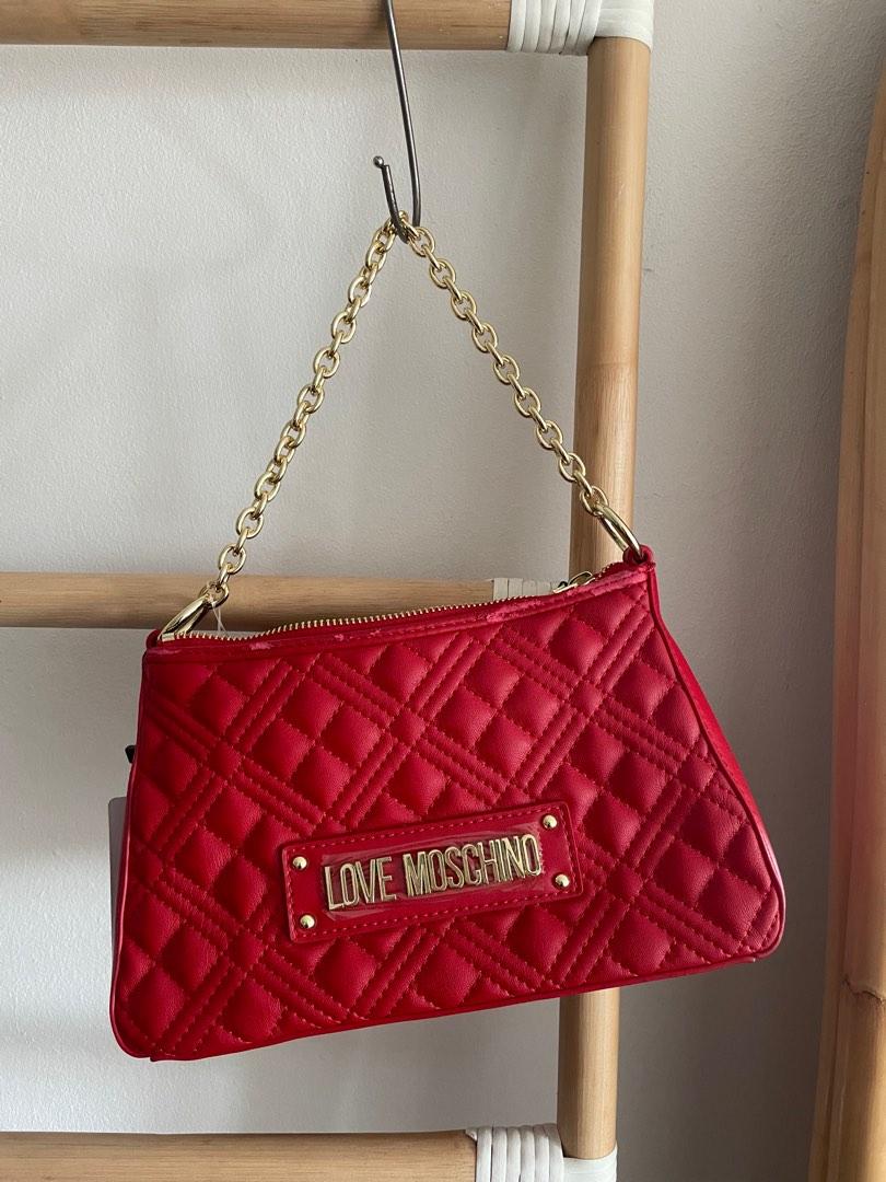 Love moschino quilted sales soft shoulder bag