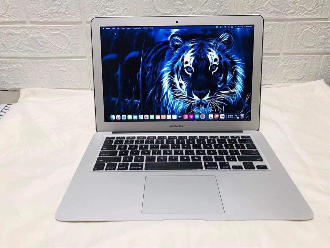 MacBook Air (13-inch, Early 2015) MacOs Catalina i5 4GB 128GB SSD