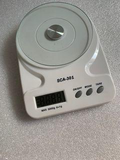 MAX 5000g d=1g 廚房電子秤