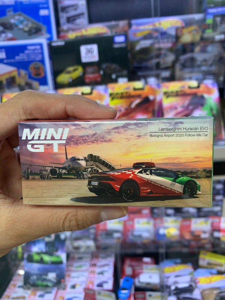 本月新車！MiniGT 1:64 No.193 Lamborghini Huracan EVO (Bologna Airport 2020 Follow -Me Car 意大利博洛尼亞機場導行車(LHD)