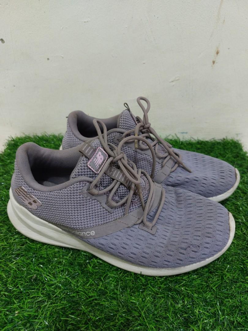 New balance hotsell lazr amp sport