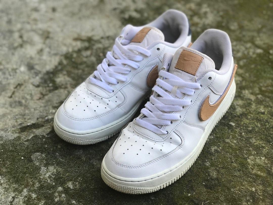 Removable swoosh pack store