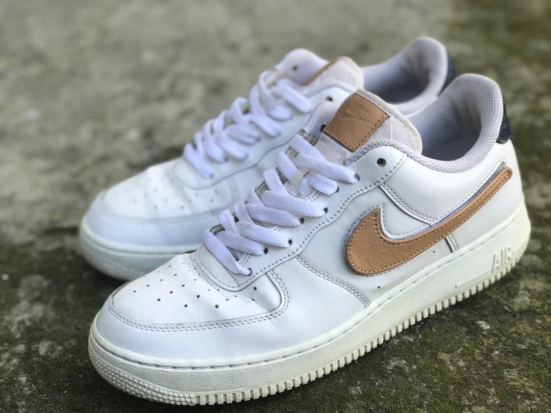 removable swoosh pack