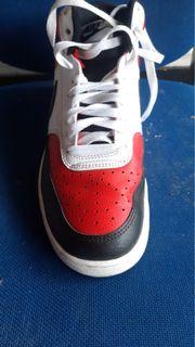Nike Men’s Court