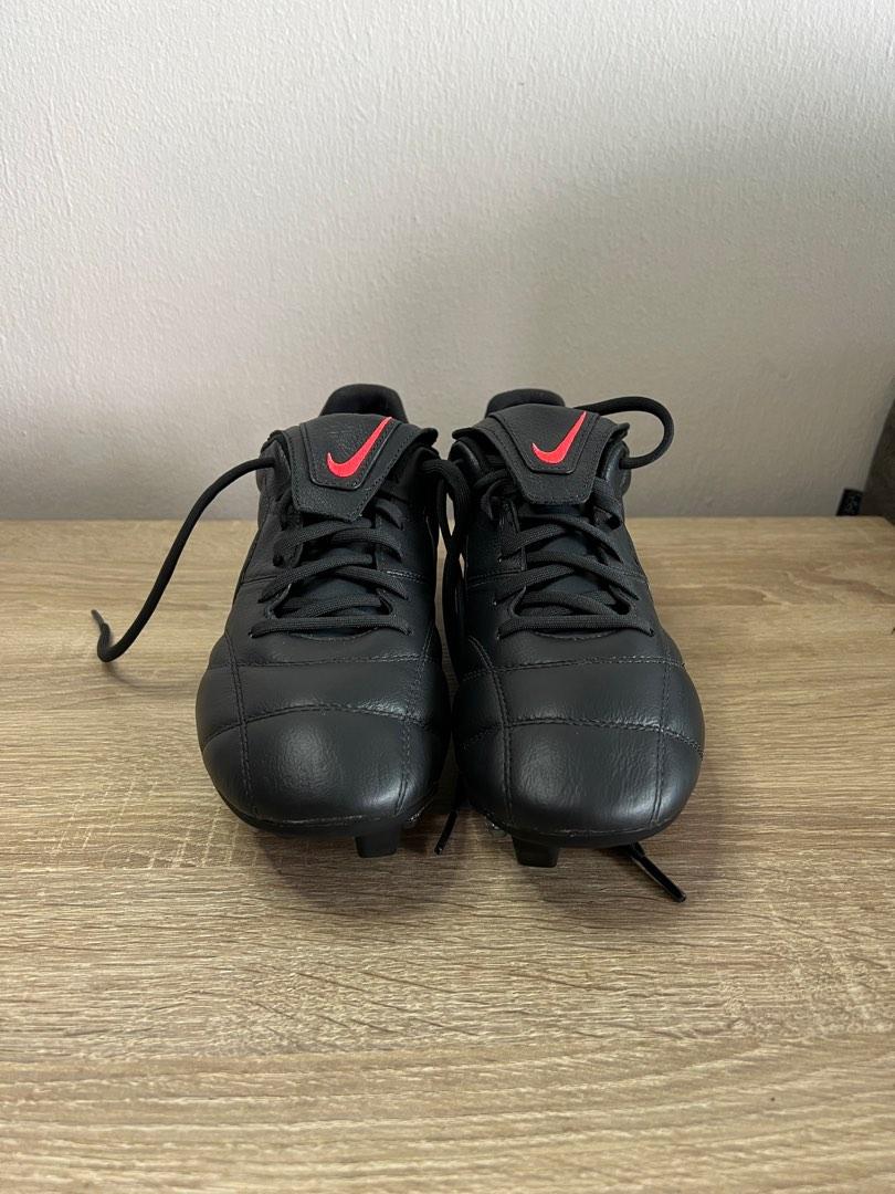 Nike premier blackout store