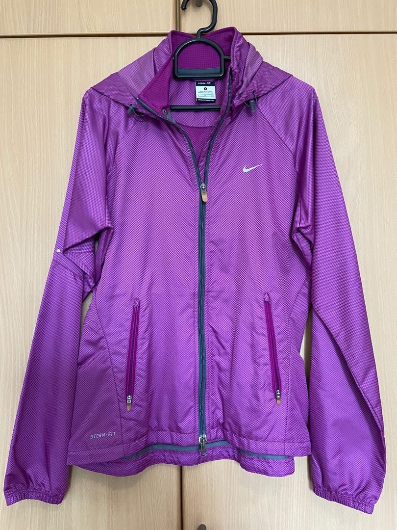 Nike Windbreaker Jacket, Women's Fashion, Activewear on Carousell