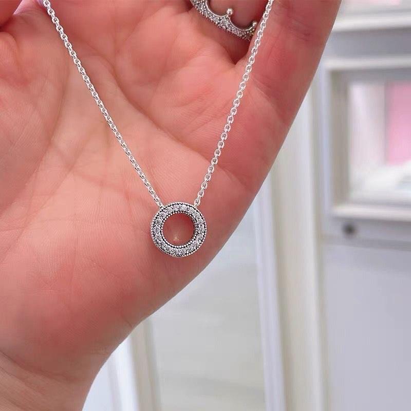 Pandora necklace deals round pendant
