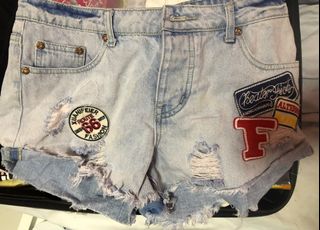 (Category: ) located in . Submitted by pastel_clouds (Listing ID 1188189455, Image 1). Description: .