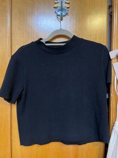 Pull and Bear 短版上衣