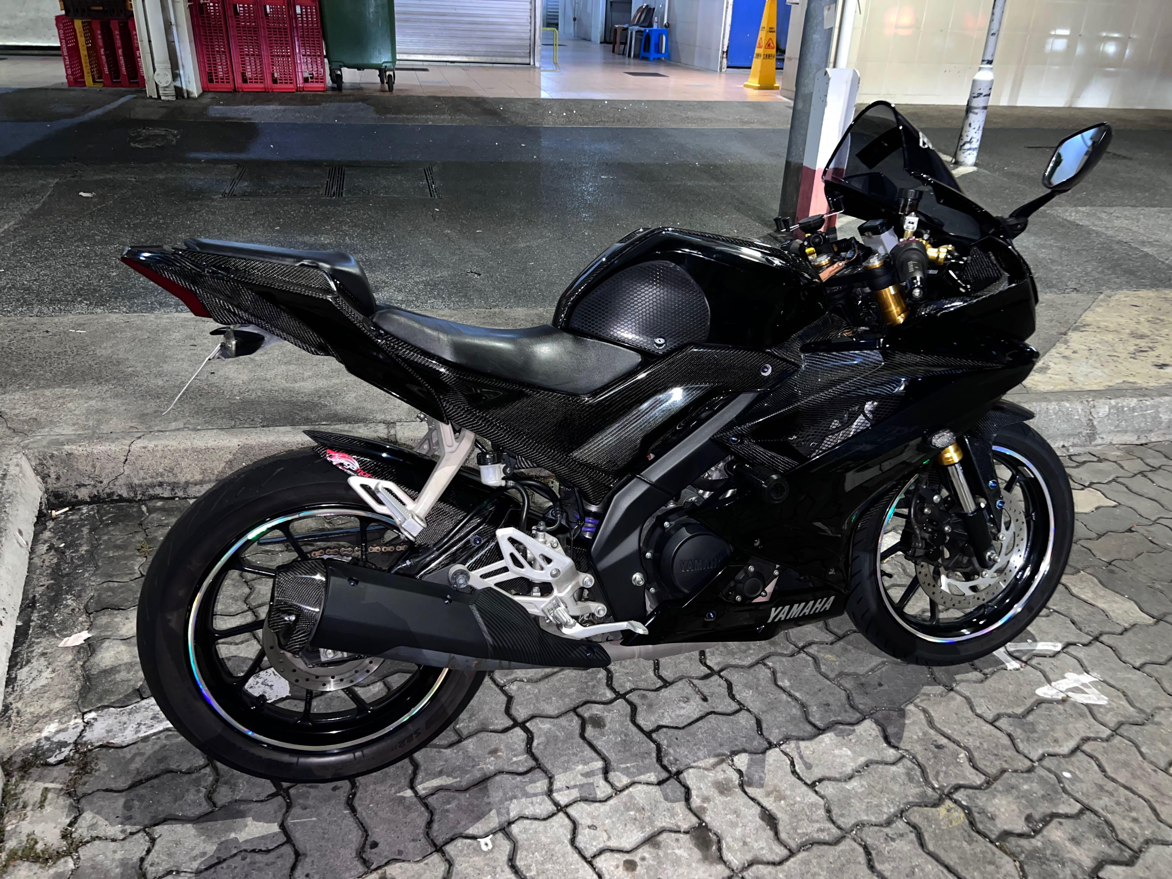 Glossy black shop r15 v3