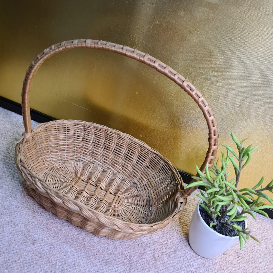 RATTAN OBLONG SHAPE MEDIUM SIZE FRUIT BASKET (Category: Storage Boxes & Baskets) located in Bulacan. Submitted by sakurajade (Listing ID 1188170664, Image 2). Description: RATTAN OBLONG SHAPE MEDIUM SIZE FRUIT BASKET 👉 Price: P170 ONLY 👉 Size: L30 x W20 x D8 x H25cm ✅️ Good condition, new arrival, decorative, very useful, multi-purpose ✅️ Material: Fine weave rattan ✅️ Issue: Minimal signs of usage.