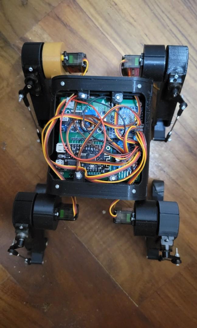 Robot Dog 菠萝狗二代四足机器狗, 興趣及遊戲, 玩具& 遊戲類 ...