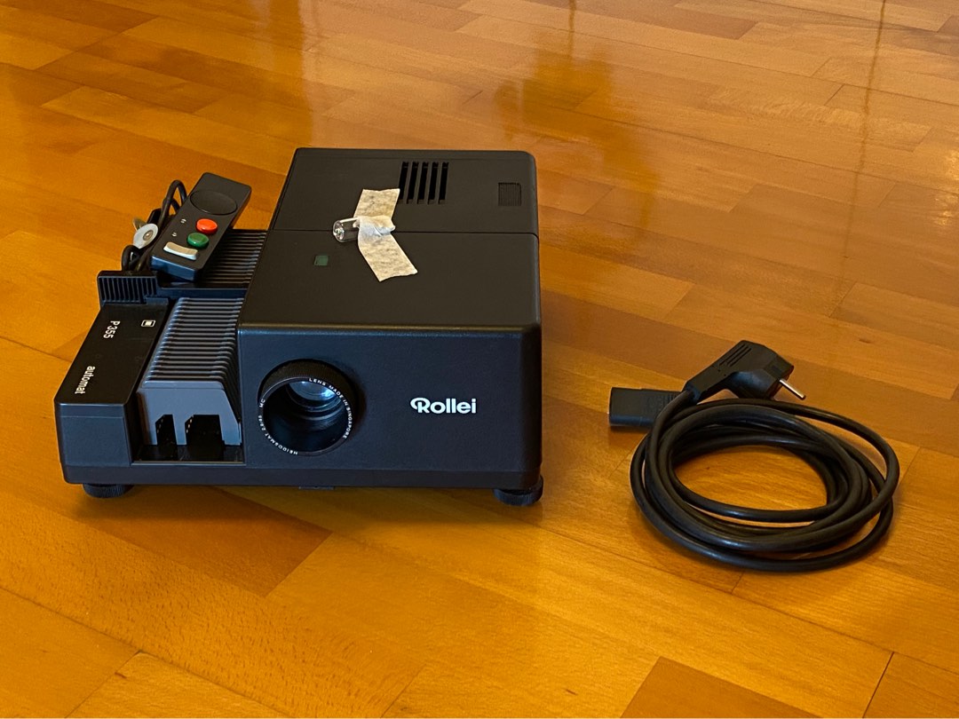 Rollei P355 Slide Projector, 家庭電器, 電視 & 其他娛樂, 投影機 on Carousell