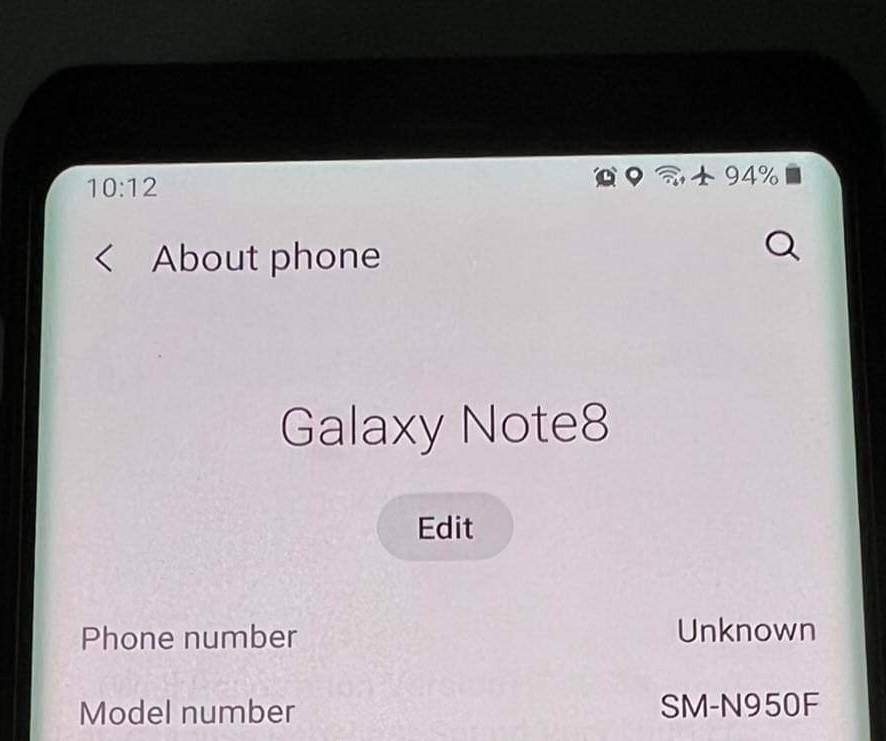 Samsung Note 8 (Category: Samsung) located in Manila. Submitted by ysabellesthings (Listing ID 1188169467, Image 3). Description: Color gold Open line dual sim Some oled screen burning of text No battery bulging Type C charger replaced once in 2015, no issues since back cover opens but still firm in place no charger with box.