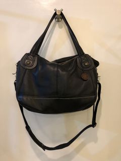 (Category: ) located in . Submitted by swarovski95 (Listing ID 1188157806, Image 1). Description: .