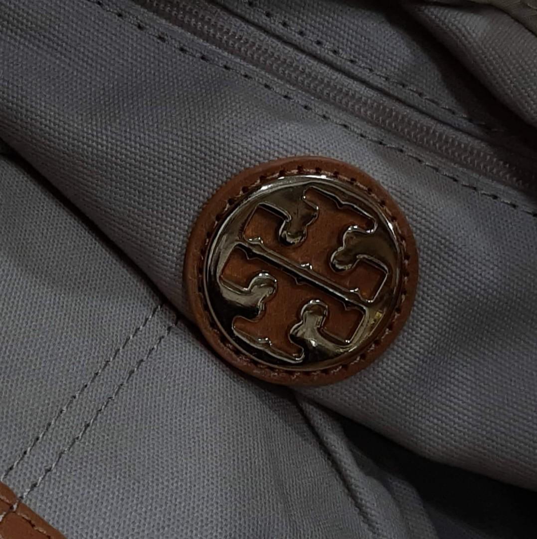 Tory Burch Small Tote Bag (Category: Luxury Bags & Wallets) located in Taguig. Submitted by esa.agustin (Listing ID 1185293177, Image 2). Description: Original Tory Burch nylon small tote bag,.