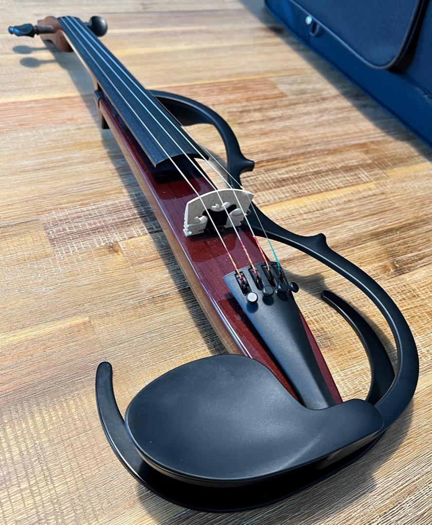 Yamaha Silent Violin YSV104 (Brown), Hobbies  Toys, Music  Media,  Musical Instruments on Carousell