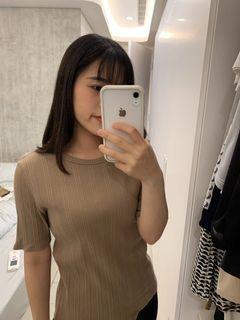 咖啡色 休閒 上衣 uniqlo （實穿圖）
