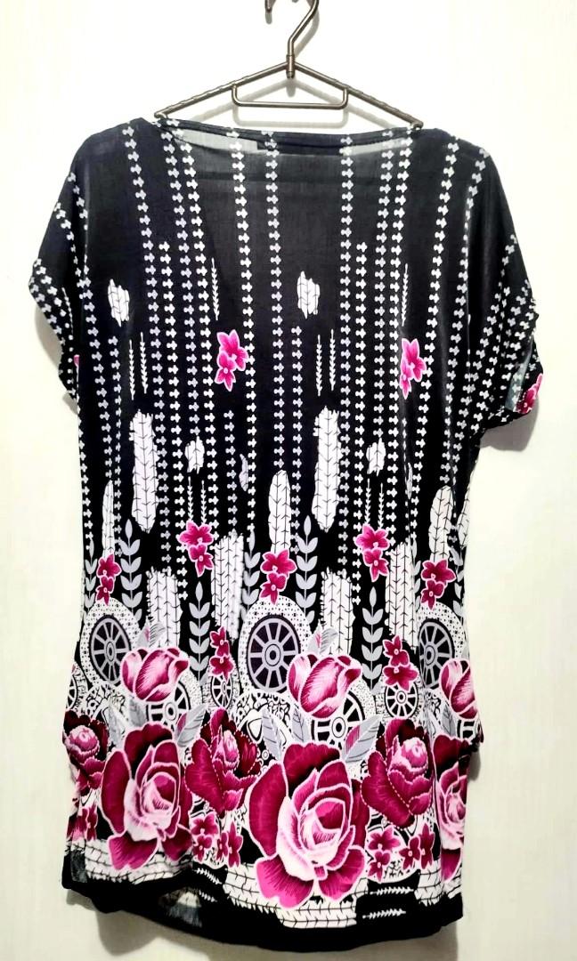 Blouse for women (DMJ) (Category: Blouses) located in Muntinlupa City. Submitted by amoremac (Listing ID 1189900389, Image 2). Description: Floral blouse for women. Large in size.