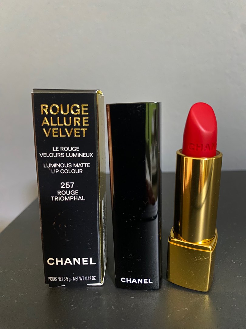 Chanel Rouge Triomphal (257) Rouge Allure Velvet Review & Swatches