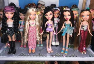 FOR TRADE ONLY: Bratz Genie Magic Cloe, Designed by Sasha, Welcome to  Fabulous Cloe, Hobbies & Toys, Toys & Games on Carousell