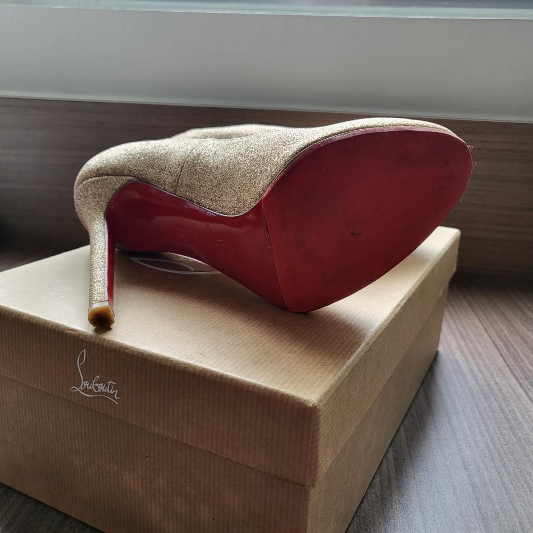 Christian Louboutin Gold Glitter Round toe Pumps Sz 35 Women s