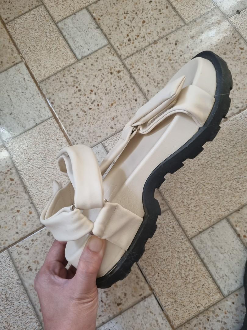 lightweight chunky sandals