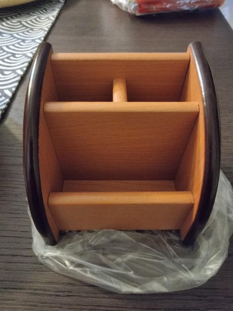 Controller Holder (Category: Other Home Decor) located in Singapore. Submitted by rajanair2505 (Listing ID 1189923863, Image 1). Description: .