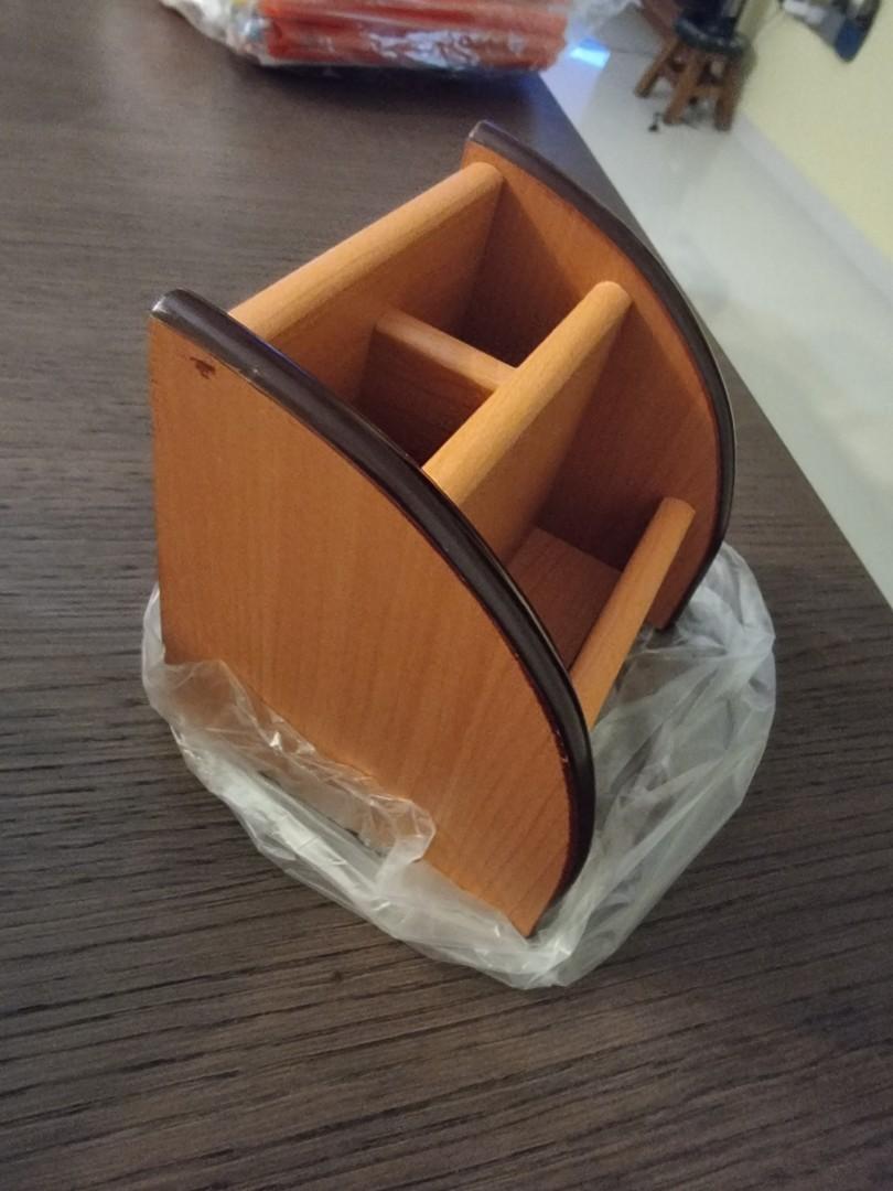 Controller Holder (Category: Other Home Decor) located in Singapore. Submitted by rajanair2505 (Listing ID 1189923863, Image 2). Description: .