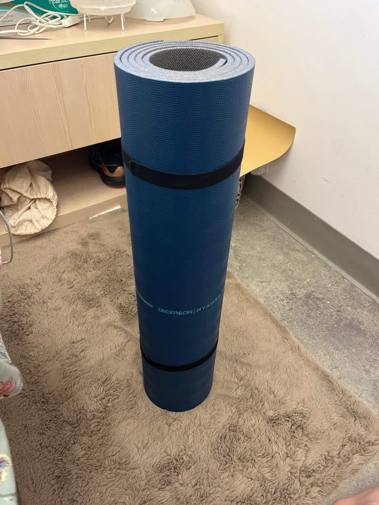 Decathlon yoga mat, 運動產品, 運動與健身, 運動與健身 運動地墊 Carousell