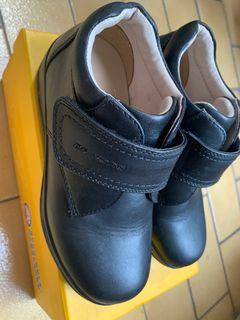 Dr Kong Black Leather Shoes Size 31