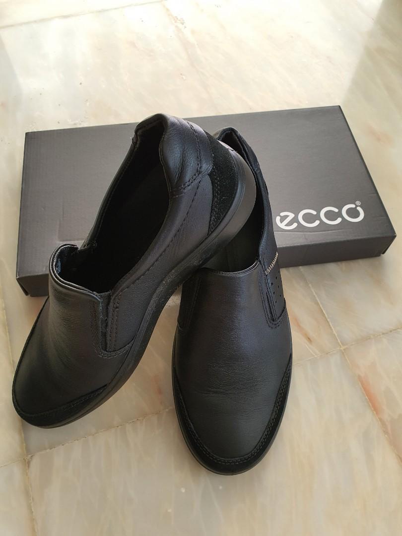 Ecco Soft Slip On Sneakers, Men's Fashion, Footwear, Sneakers on Carousell