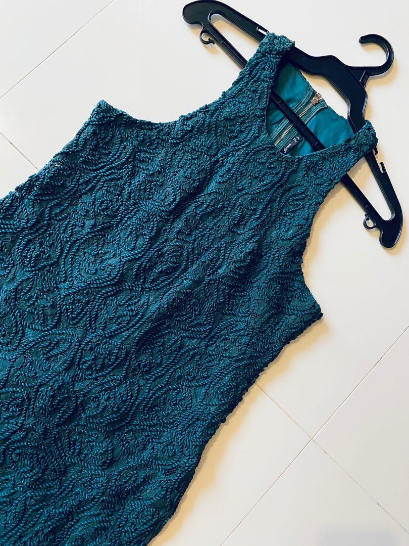 FORME HALTER EMERALD GREEN DRESS NEW WIT TAGS LARGE (Category: Dresses) located in Quezon City. Submitted by flianca (Listing ID 1189752128, Image 2). Description: New.