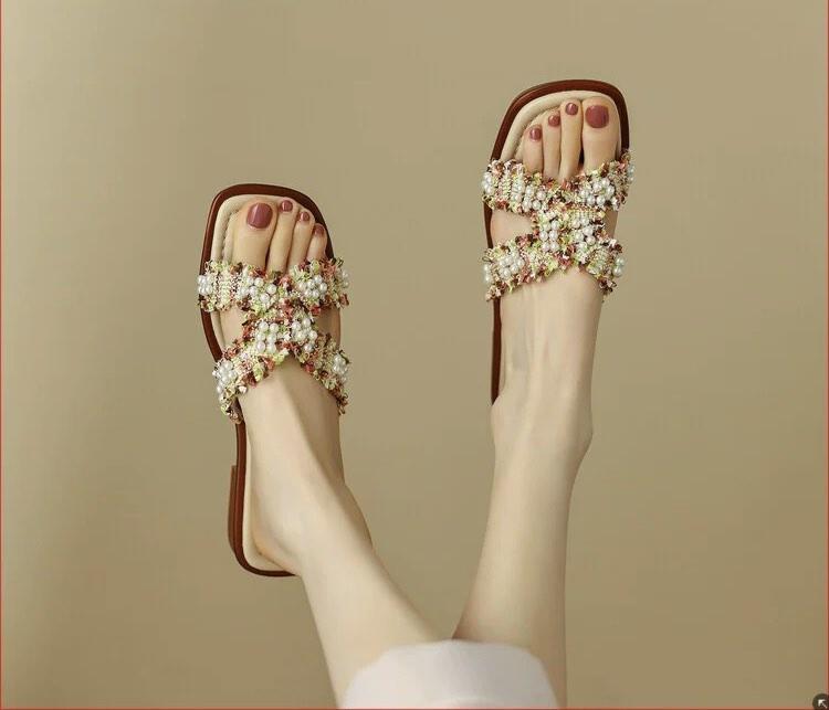 Chic sandals hot sale