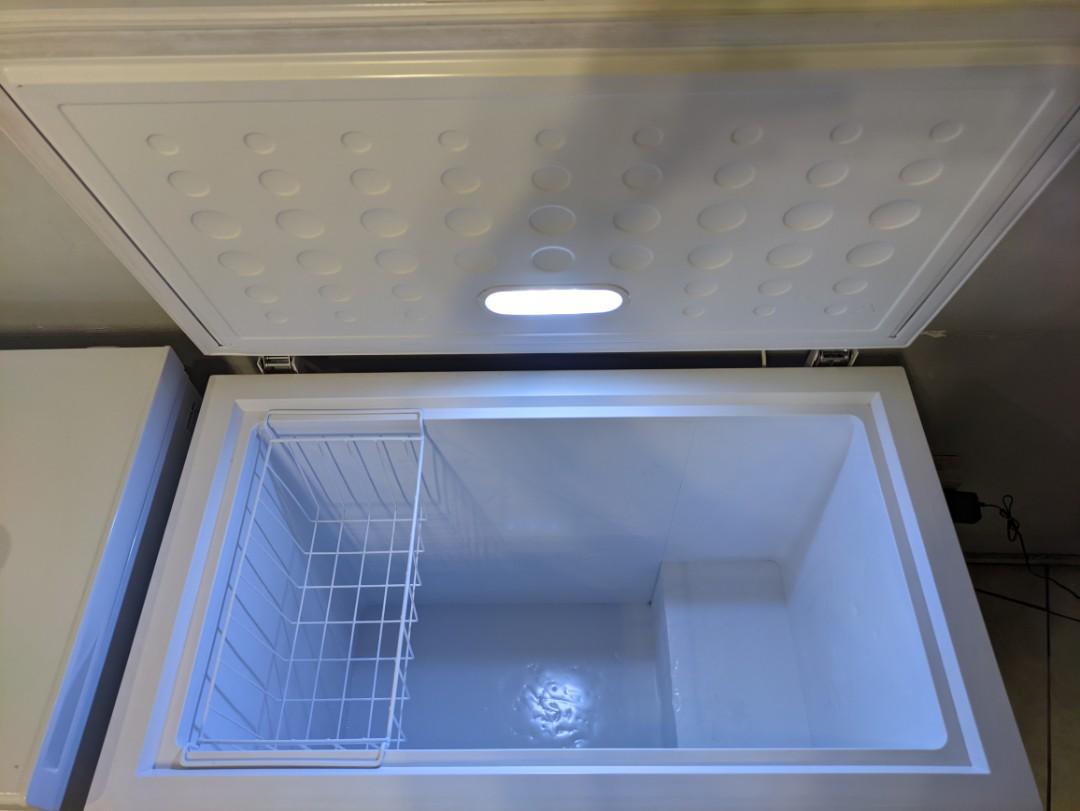 Fujidenzo 7 cu. ft. Inverter Chest Freezer (Model IFC70GDF), TV