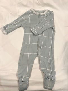 (Category: ) located in . Submitted by wardrobe.wawa (Listing ID 1189869062, Image 1). Description: .