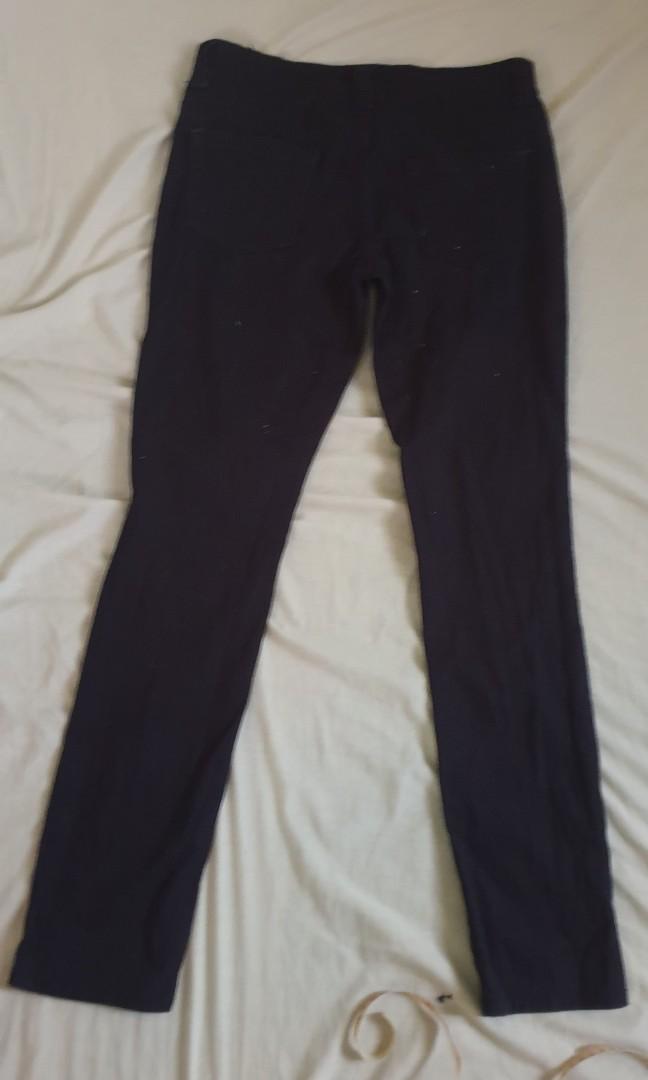 Guess Skinny Jeans (Category: Jeans) located in Valenzuela. Submitted by van1129 (Listing ID 1189805435, Image 2). Description: Preloved pls check pics for details.