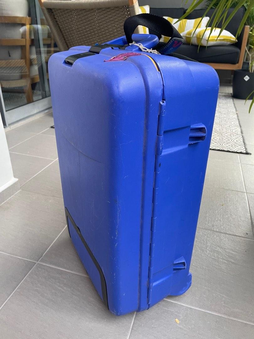 Hard shell suitcase, Hobbies & Toys, Travel, Luggage on Carousell