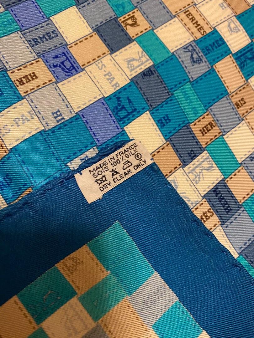 Hermes bolduc au 90x90 silk scarf （分類：絲巾）位於 Hong Kong。 由 anshi713 提交（商品編號 1189767395，圖片 4）。簡介： Hermes bolduc au 90x90 silk scarf 只係Dry clean 過後入回原裝盒 。