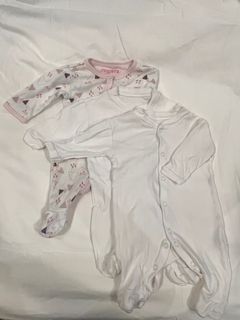 (Category: ) located in . Submitted by wardrobe.wawa (Listing ID 1189868623, Image 1). Description: .