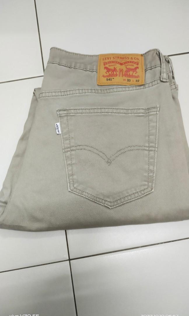 Levi's 541 athletic store fit stretch chinos
