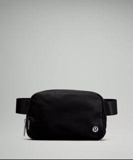 Lululemon Everywhere Belt Bag (Black)