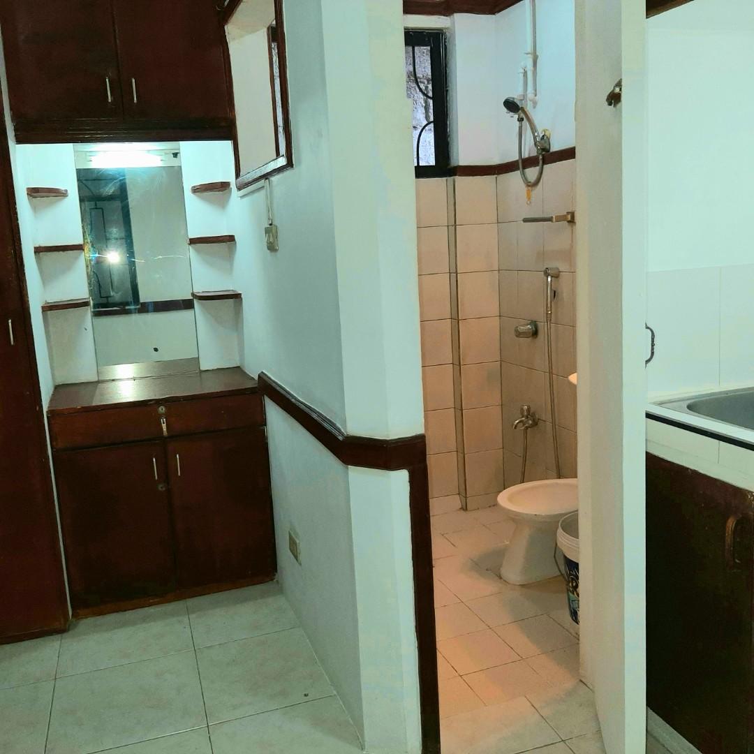 MAKATI near BGC 2Houses in one Lot for sale House & Lot propery sale