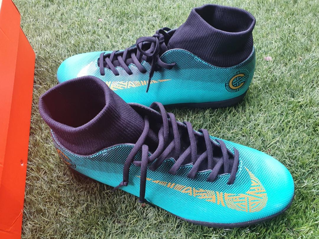 NIKE SUPERFLY 6 CLUB CR7 IC FUTSAL SHOE