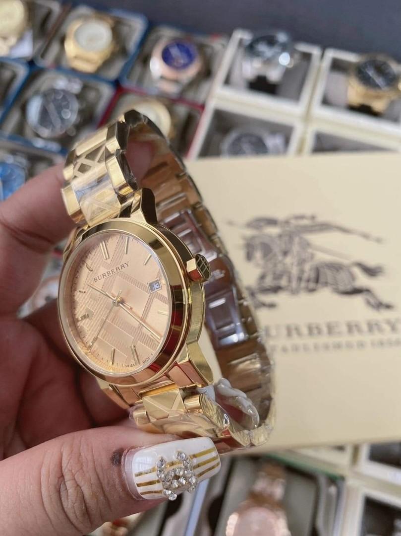 Burberry womens outlet gold watch