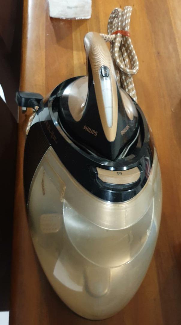 PHILIPS Perfectcare Elite Plus Steam Generator Iron - GC9682/86 ...