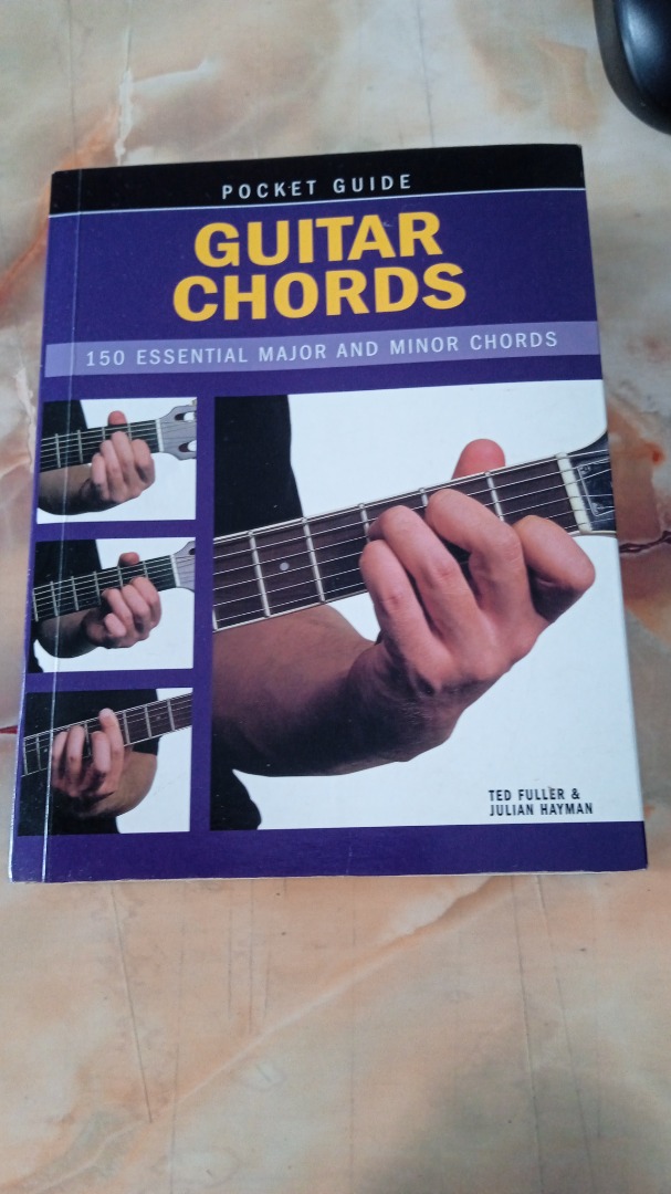 (Preloved) Guitar Chords (Pocket Guide 150 Essential Major and Minor Chords), Hobbies & Toys