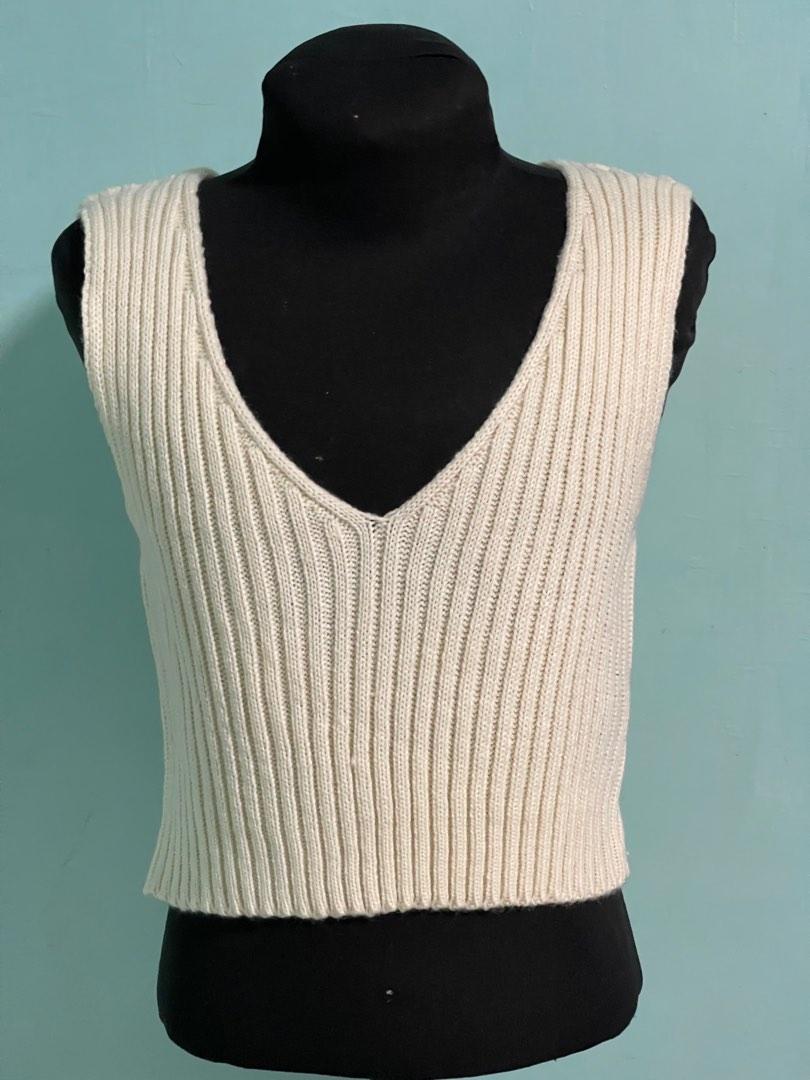 Shein Ribbed Knit Crop Sweater Vest (Category: Sleeveless) located in Pototan. Submitted by cconst (Listing ID 1189767643, Image 1). Description: Brandnew Fits XS-Small Color: Beige .